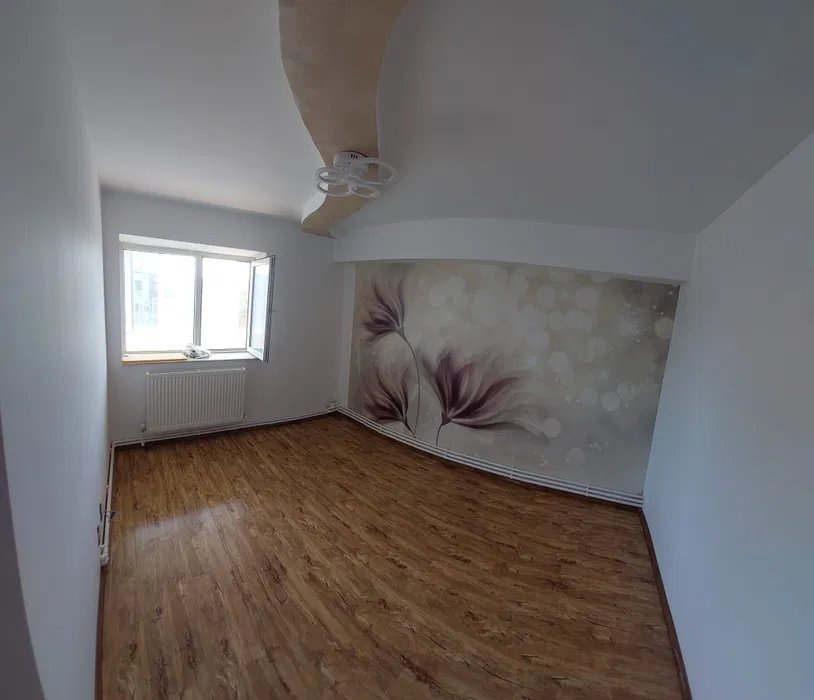 Apartament Spatios 3 Camere - Poarta 6 - 2 Grupuri Sanitare-Centrala gaze