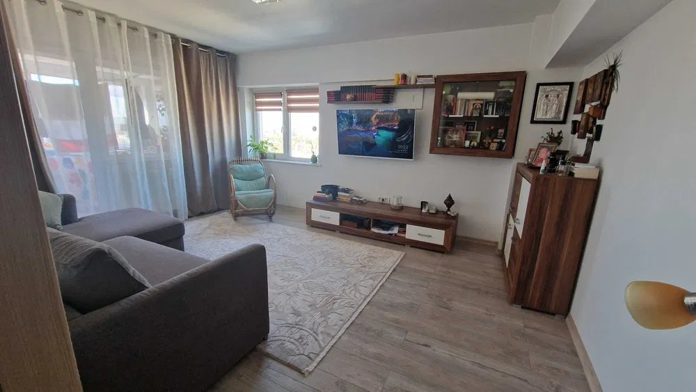 Apartament 4 Camere - Casa De Cultura - Renovat - Mobilat - Centrala Pe Gaze