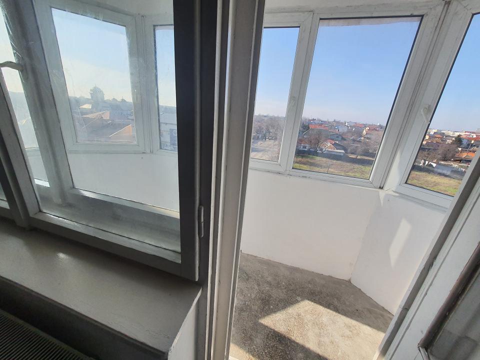 Garsonieră spațioasă – Km 4-5 | Etaj 4/8 | Balcon + Boxă | 47,23 mp