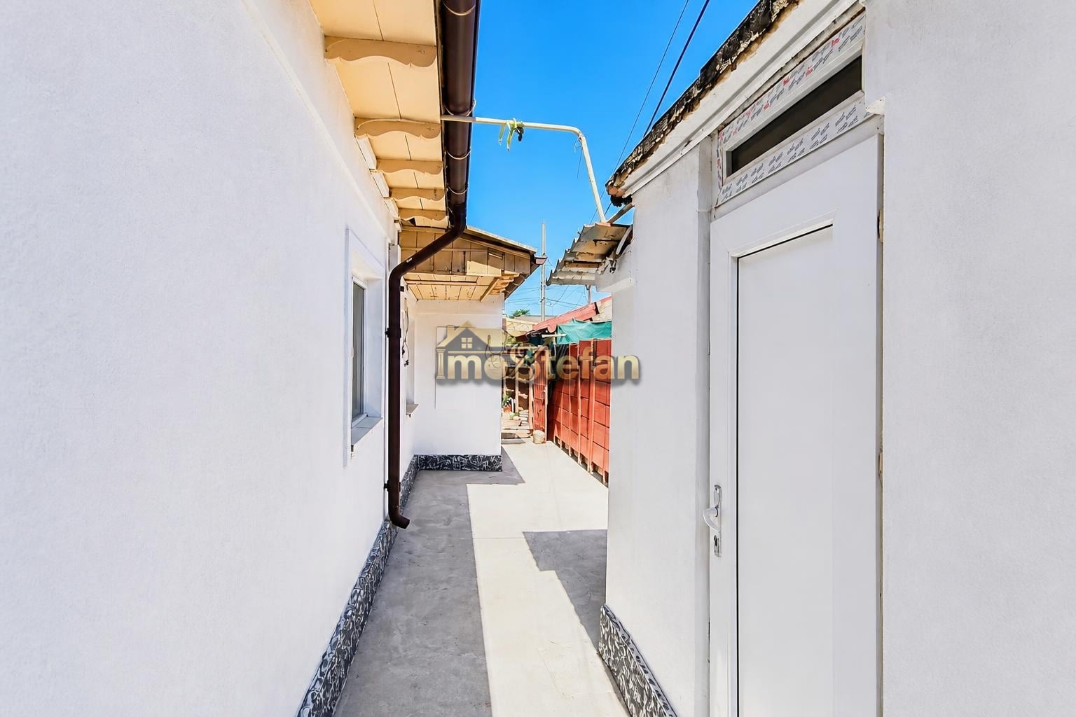 Casă de vânzare 3 camere, Zona Stadion | 55.000€ | Exclusiv Cash - foto 2