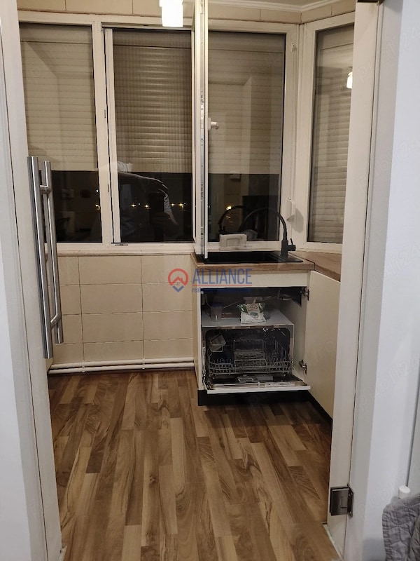 Închiriez apartament 3 cam, inel II - foto 6