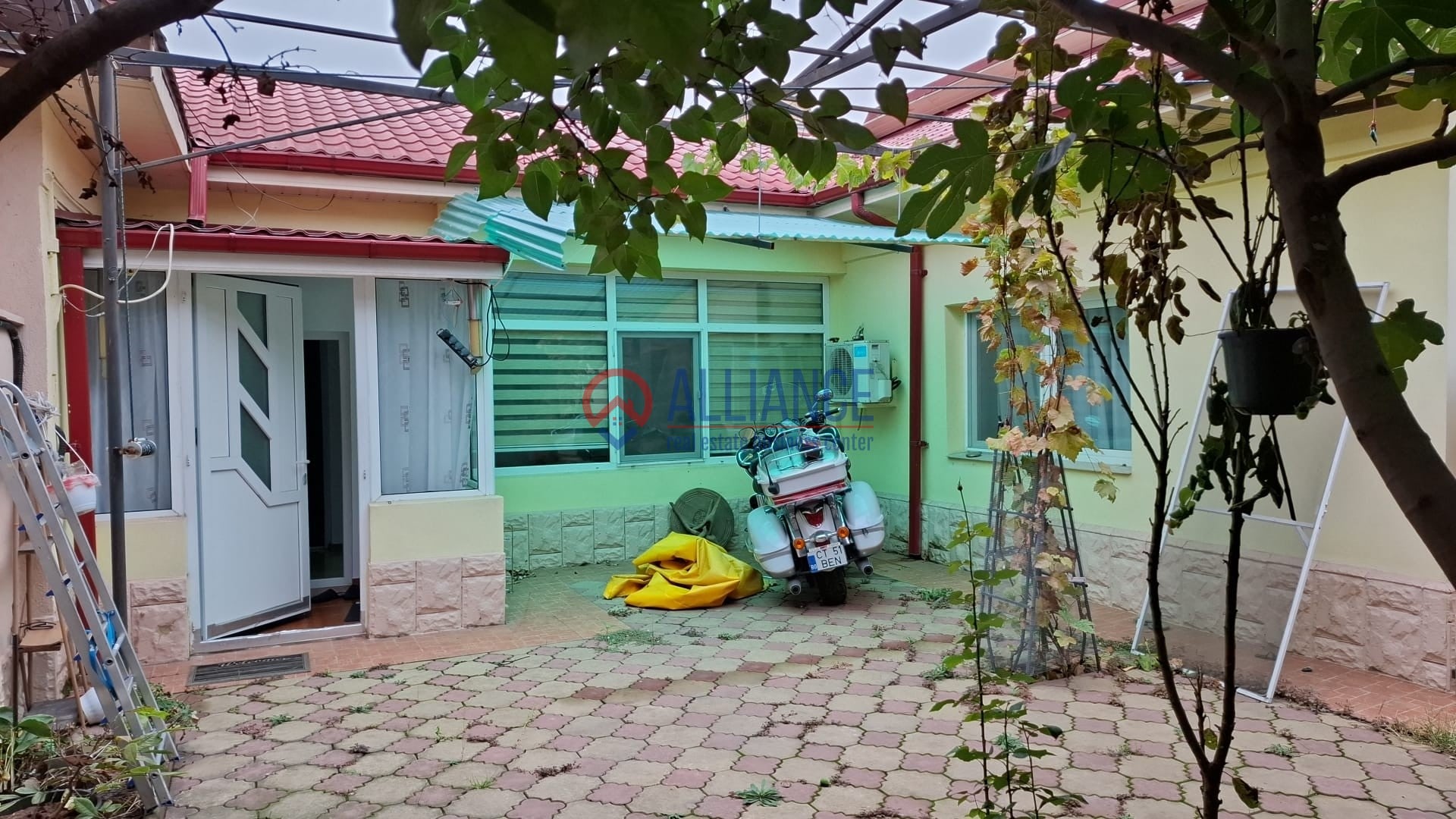 Km 5 – casă cu 3 camere, curte pavată și garaj separat - foto 3