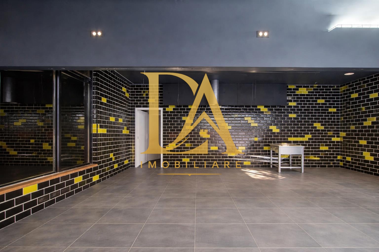Spatiu comerciald de inchiriat in zona Mihalache (copie) - Imagine principala