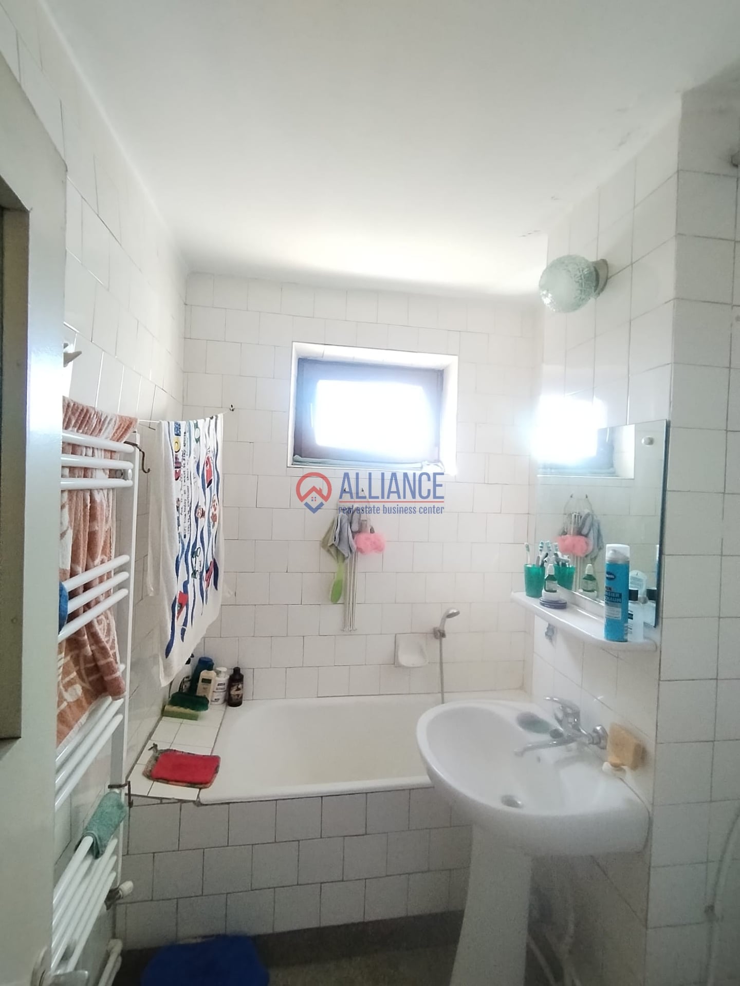 Casa De Cultura-Apartament  cu 4 camere liber - foto 6