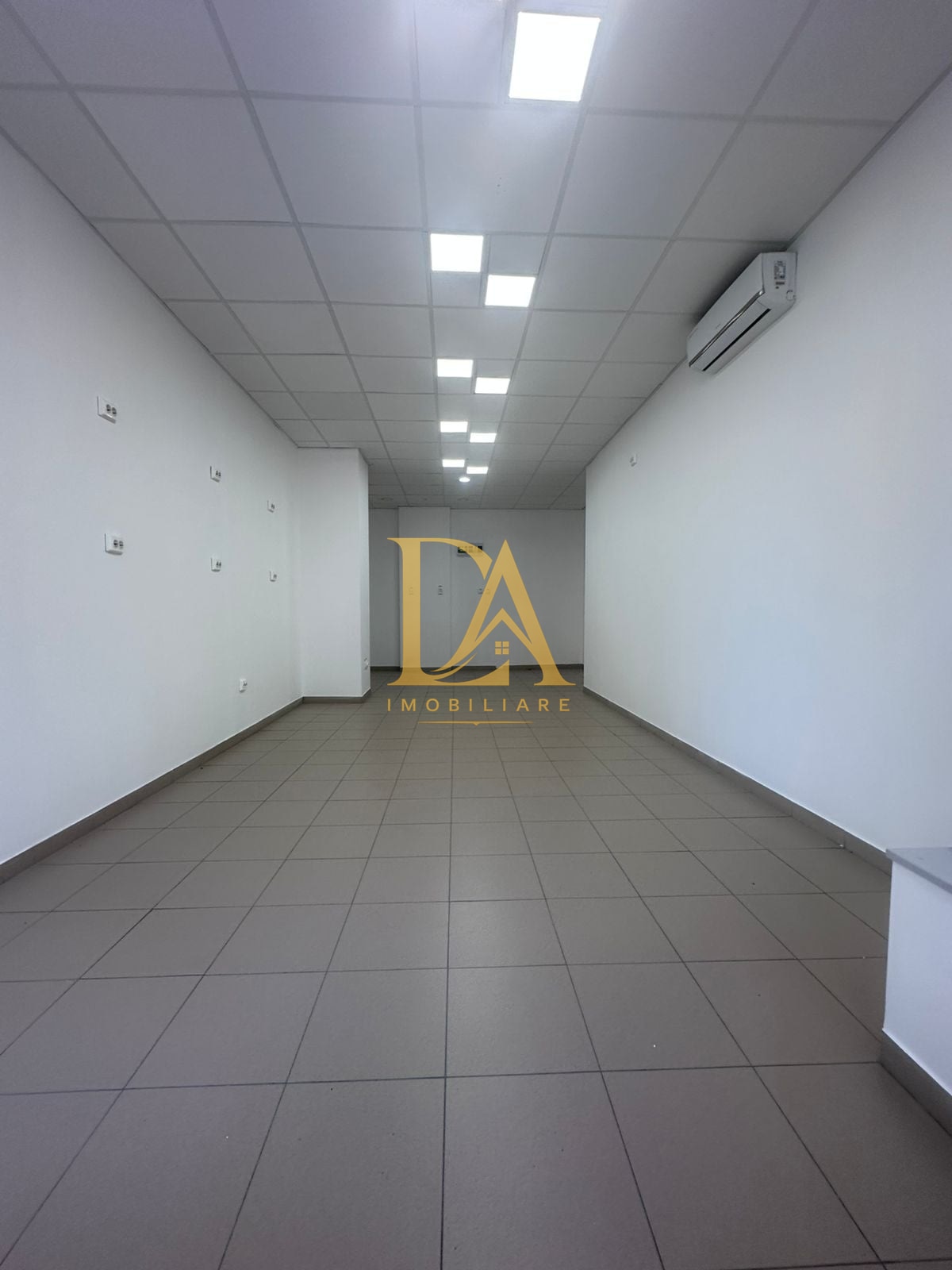 Spatiu Comercial de Inchiriat Zona  Pantelimon