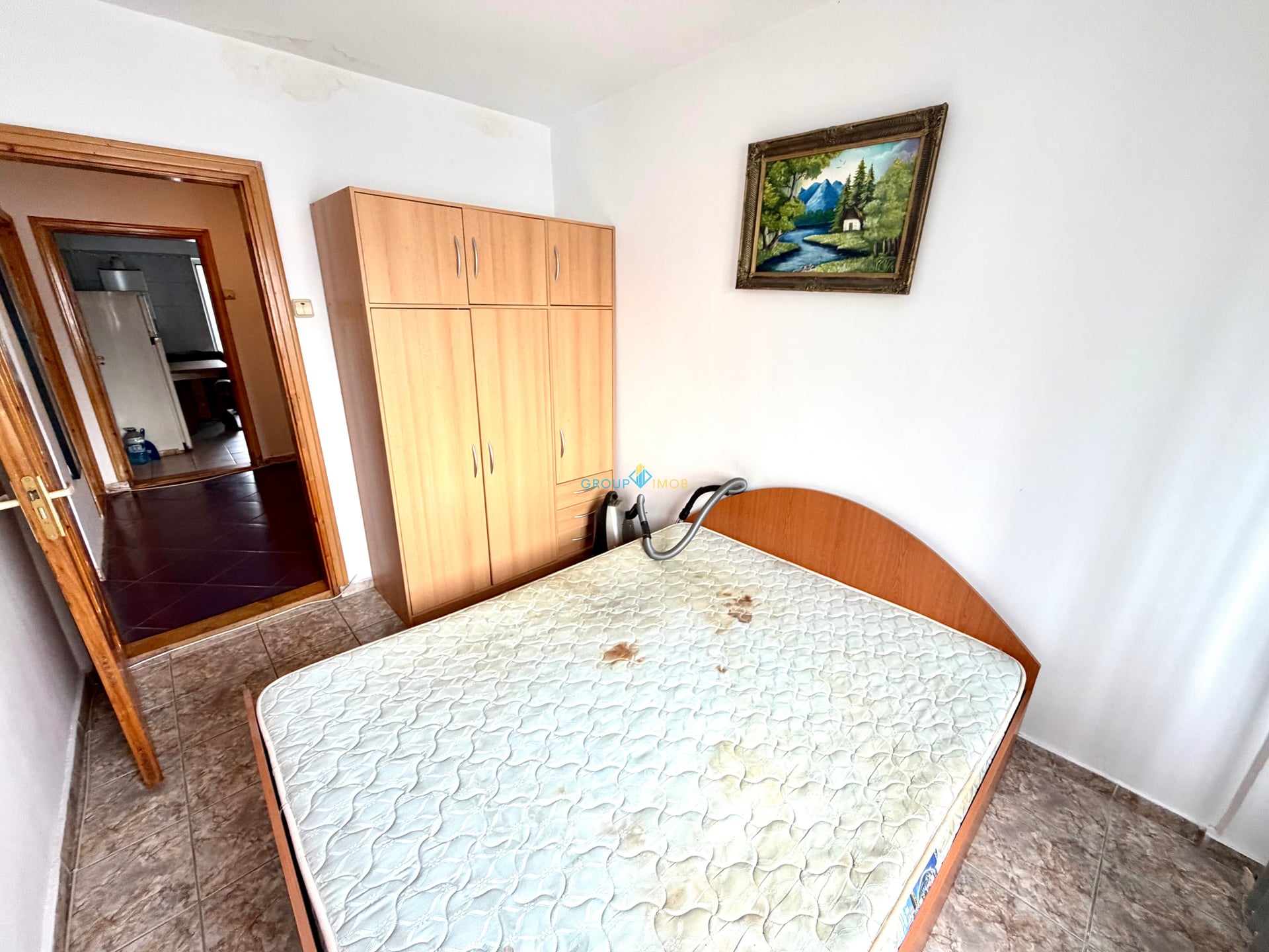 Apartament 3 camere decomandate, et. 4 cu șarpantă, strada Republicii, bloc 1980