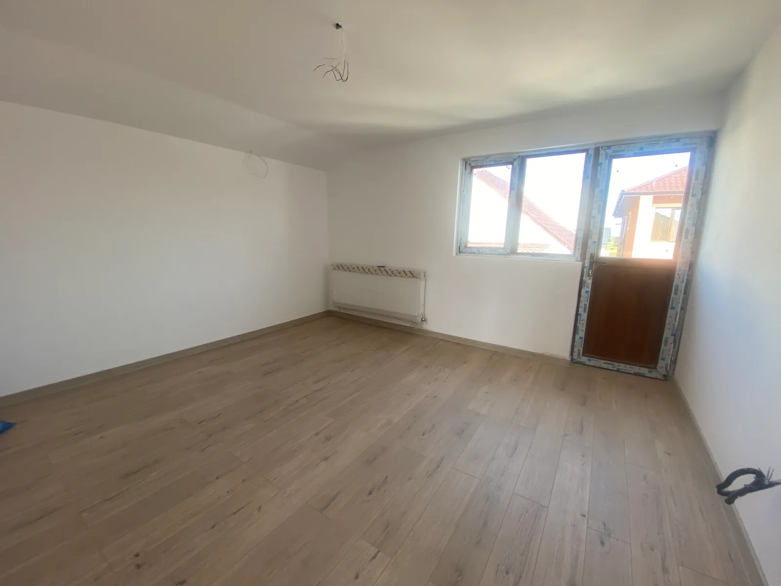 VALU LUI TRAIAN(COD 07) -Casa P+M 5 camere cu teren de 300 mp - foto 13