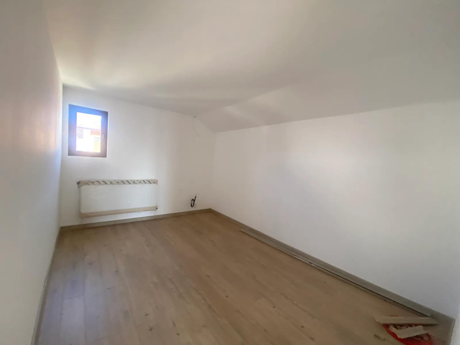 VALU LUI TRAIAN(COD 07) -Casa P+M 5 camere cu teren de 300 mp - foto 10