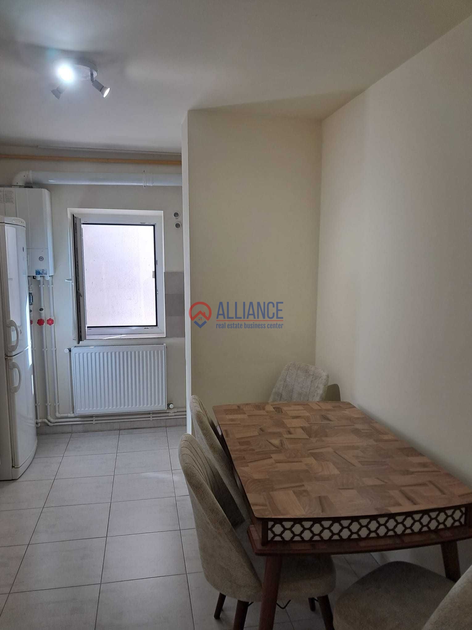 Închiriez apartament 2 camere zona km 5 - foto 2