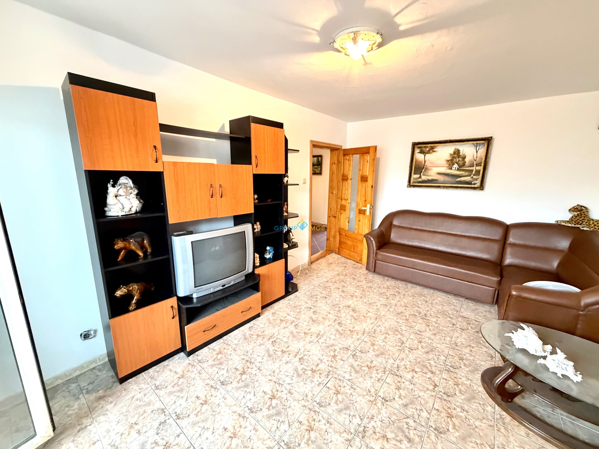 Apartament 3 camere decomandate, et. 4 cu șarpantă, strada Republicii, bloc 1980