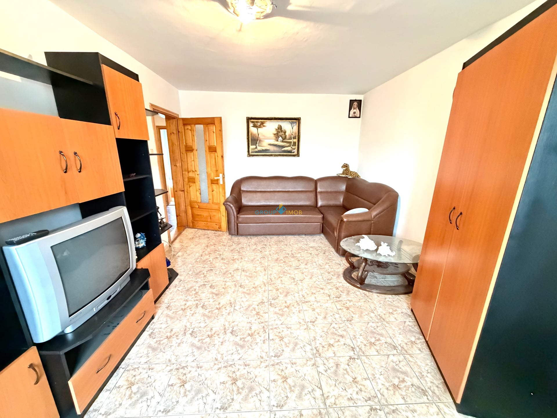 Apartament 3 camere decomandate, et. 4 cu șarpantă, strada Republicii, bloc 1980