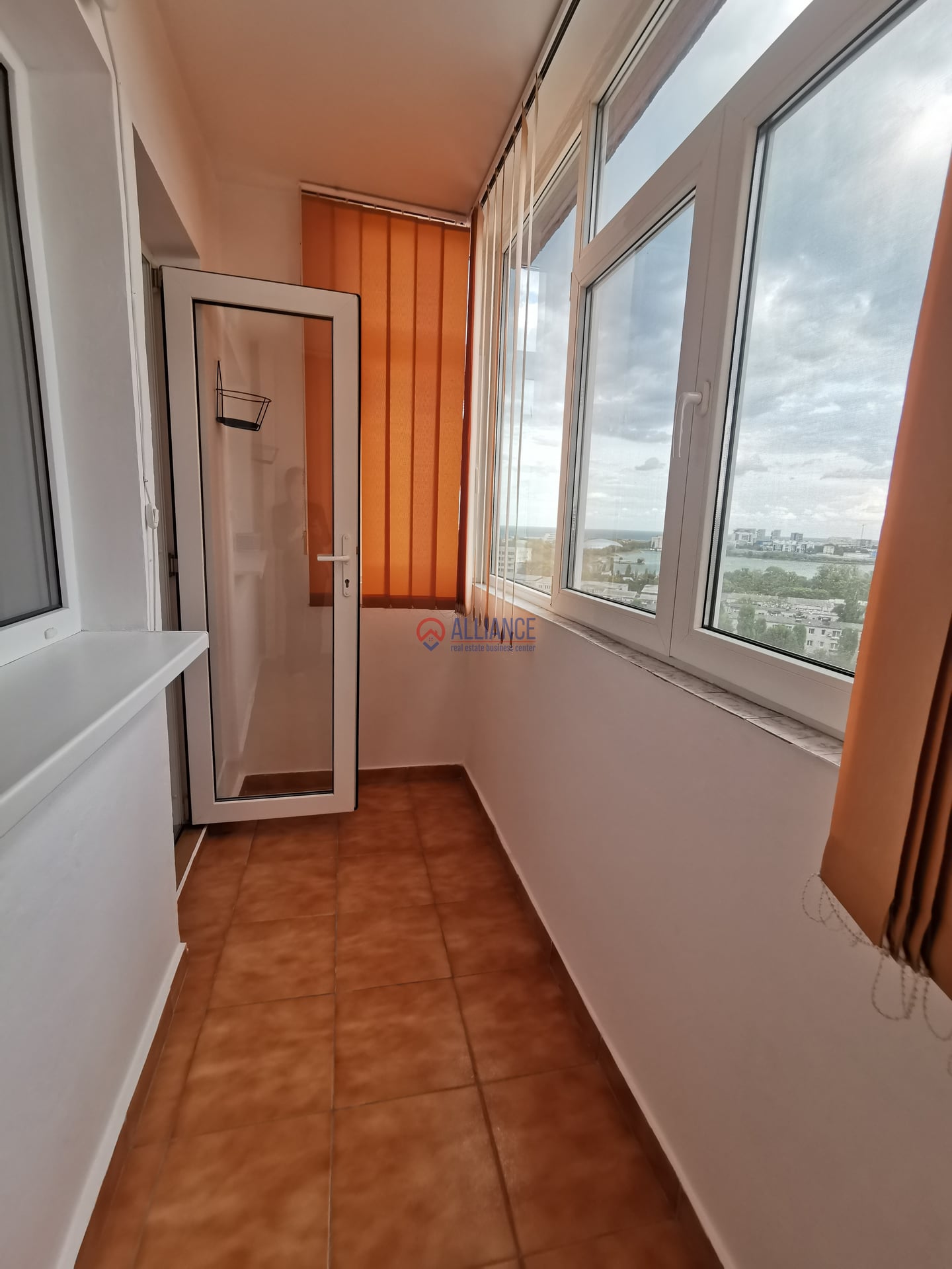 Apartament de închiriat zona Campus complet mobilat modern - foto 9