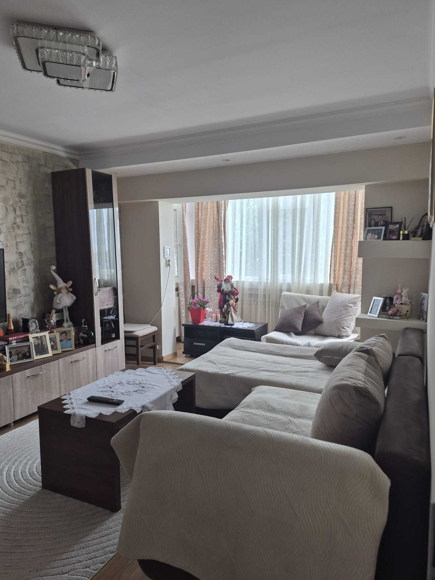 Vand apartament cu 3 camere Tomis 3 vis a vis Mega Image etaj 4 din 4