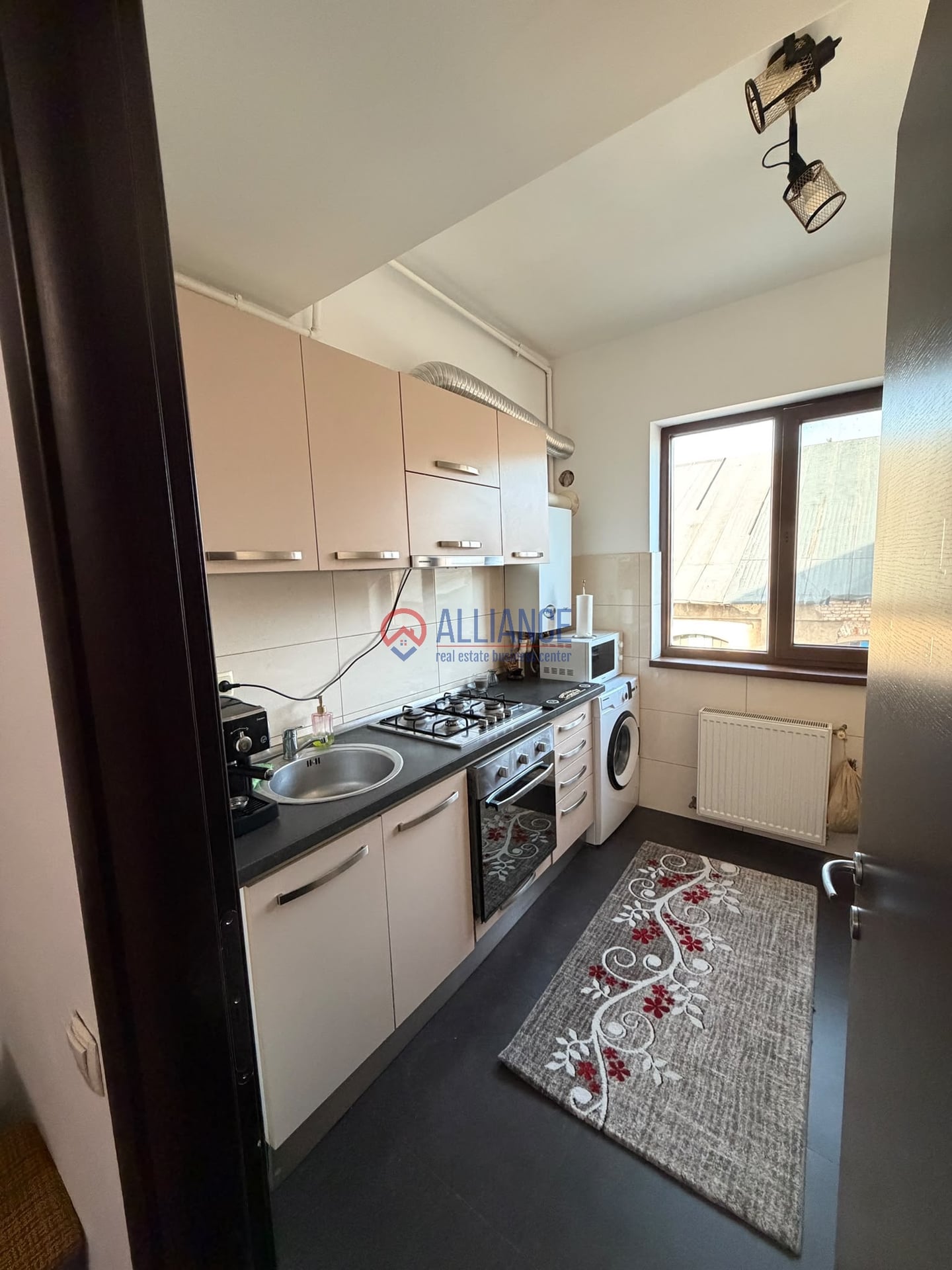 Închiriez apartament 2 cam decomandat 69 mp, I C Brătianu - foto 7