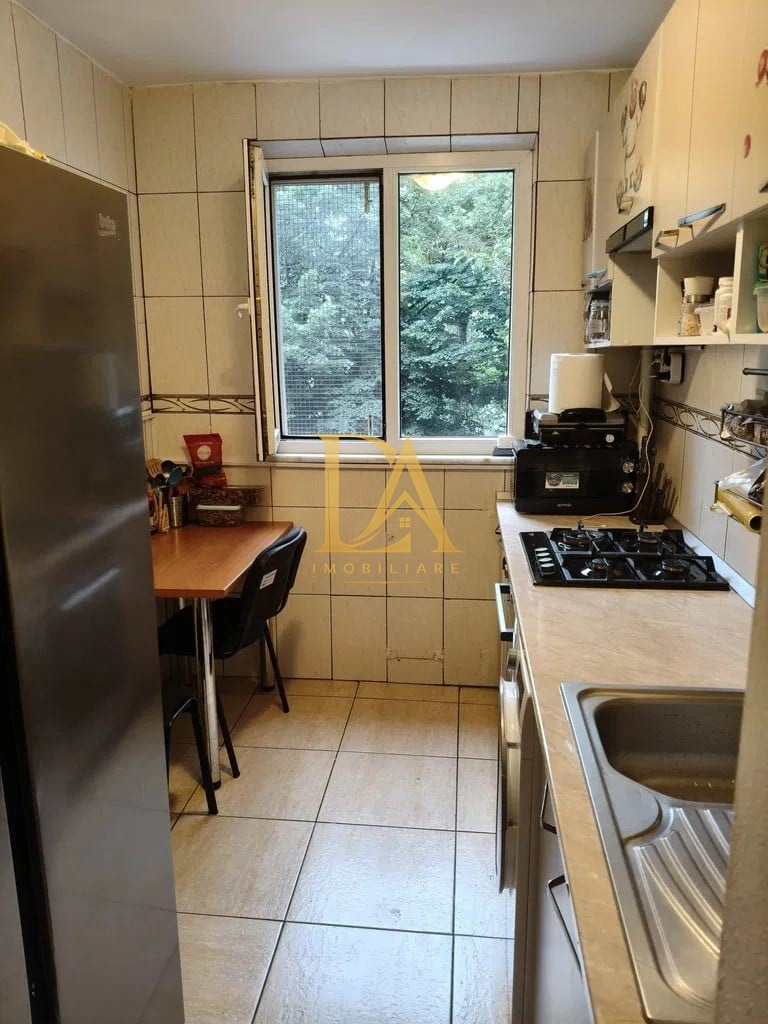 Apartament 3 camere Valea Călugărească 63 mp Etaj 3/10 - foto 6