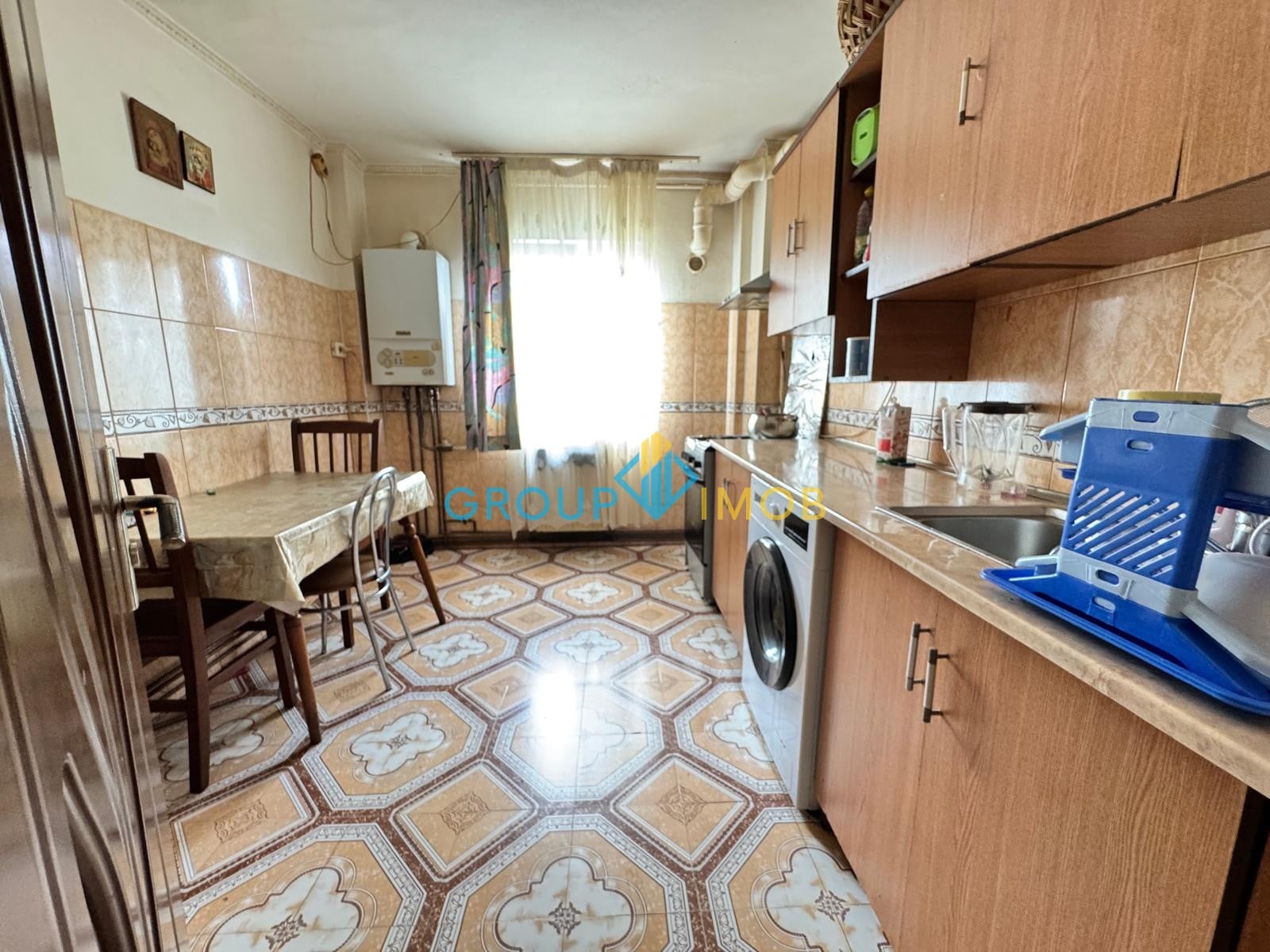 Apartament 2 camere decomandat – Strada Republicii | Etaj 3/4 | MOBILAT