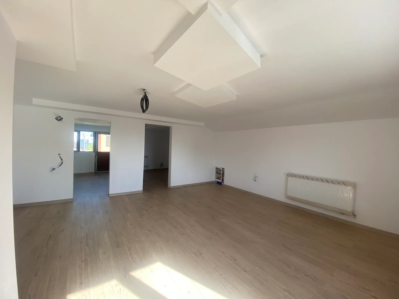 VALU LUI TRAIAN(COD 07) -Casa P+M 5 camere cu teren de 300 mp - foto 19