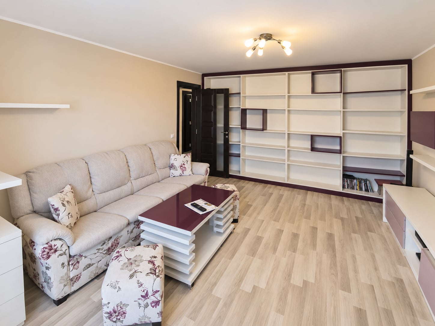 Apartament 3 camer🏡 APARTAMENT 3 CAMERE DE VÂNZARE – BURDUJENI, CUZA VODĂ 1 - foto 2