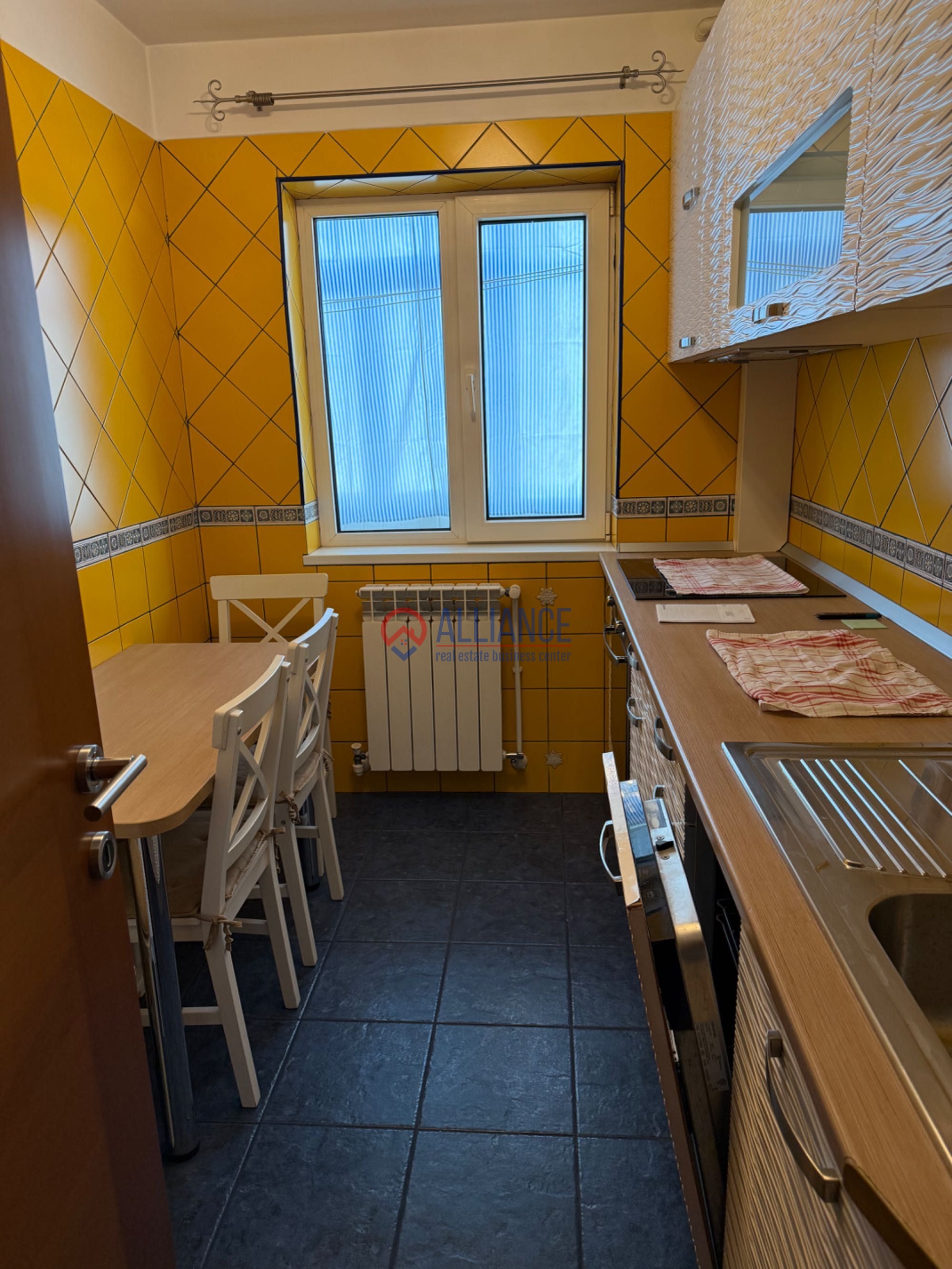 Închiriere apartament 3 camere - foto 6