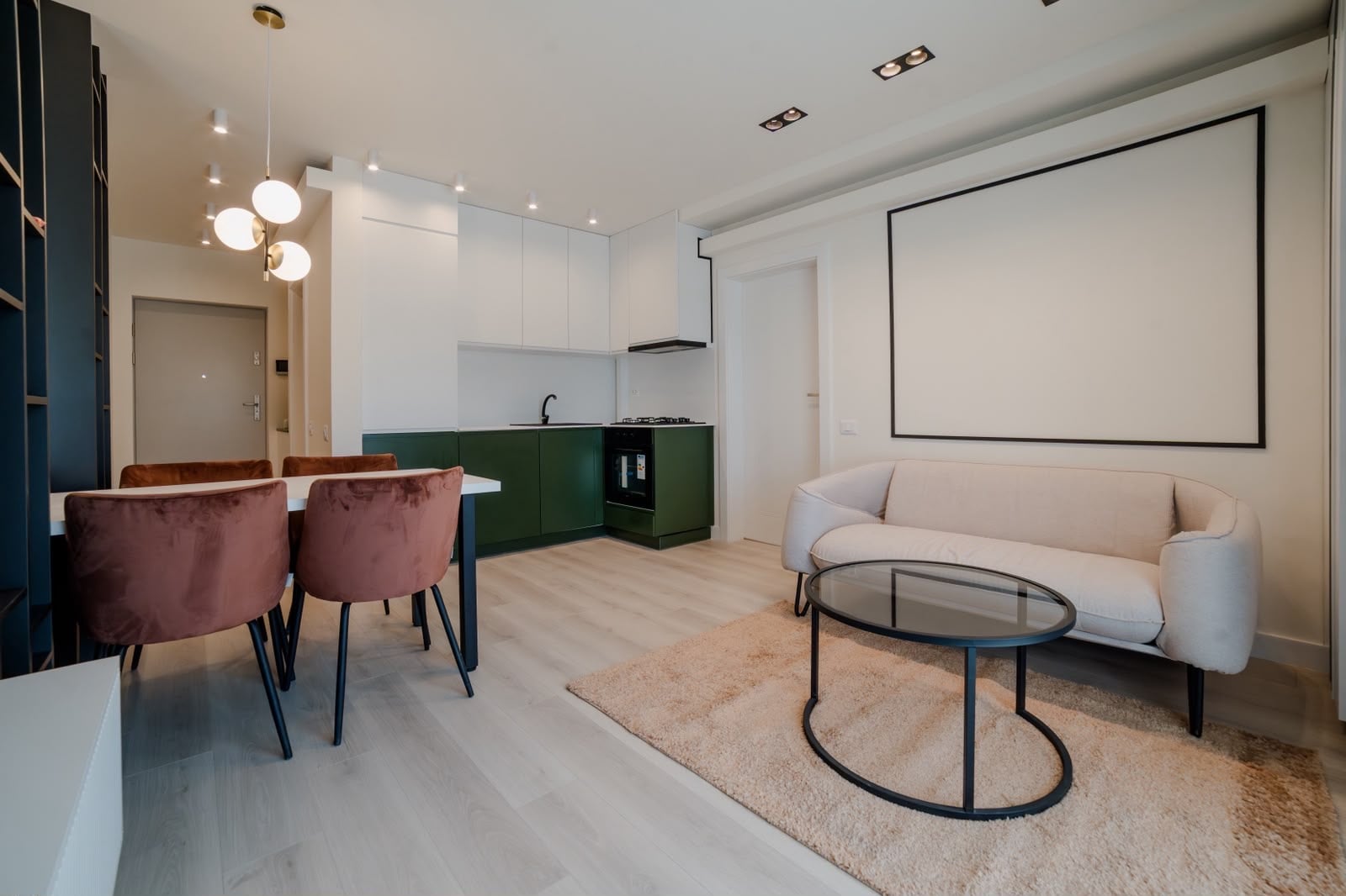 Apartament cu 2 Camere de  Închiriat Avanera | Et.1 | 500E/luna - foto 2