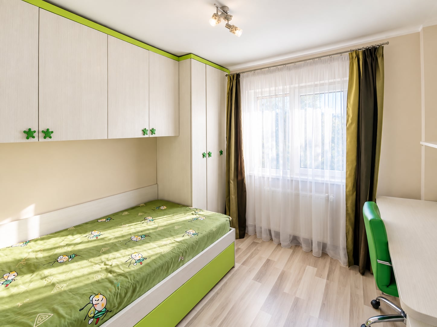 Apartament 3 camer🏡 APARTAMENT 3 CAMERE DE VÂNZARE – BURDUJENI, CUZA VODĂ 1 - foto 8