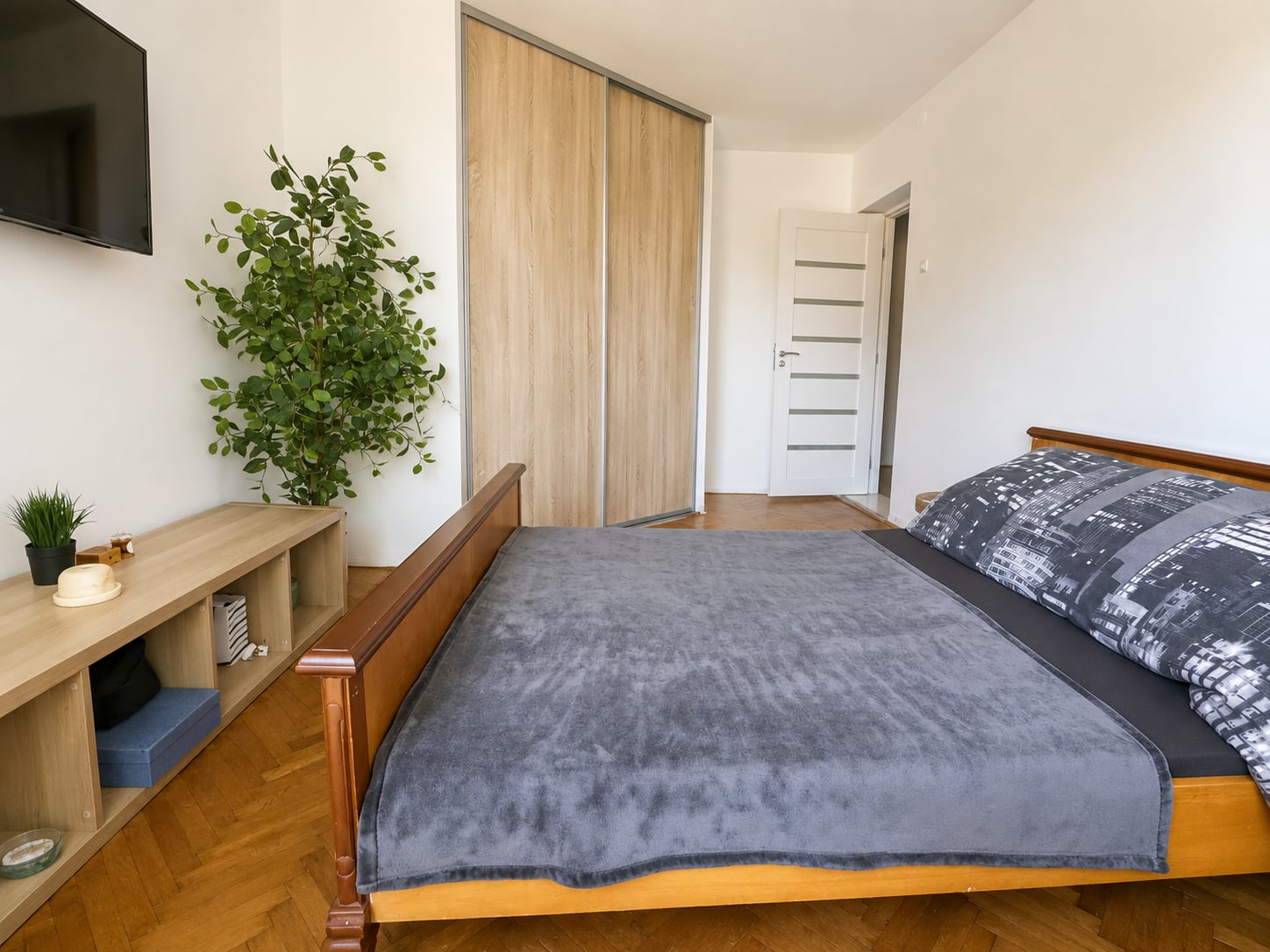 Apartament 4 camere în vilă – Zamca, str. Narciselor | Etaj 1, intrare separată - foto 8