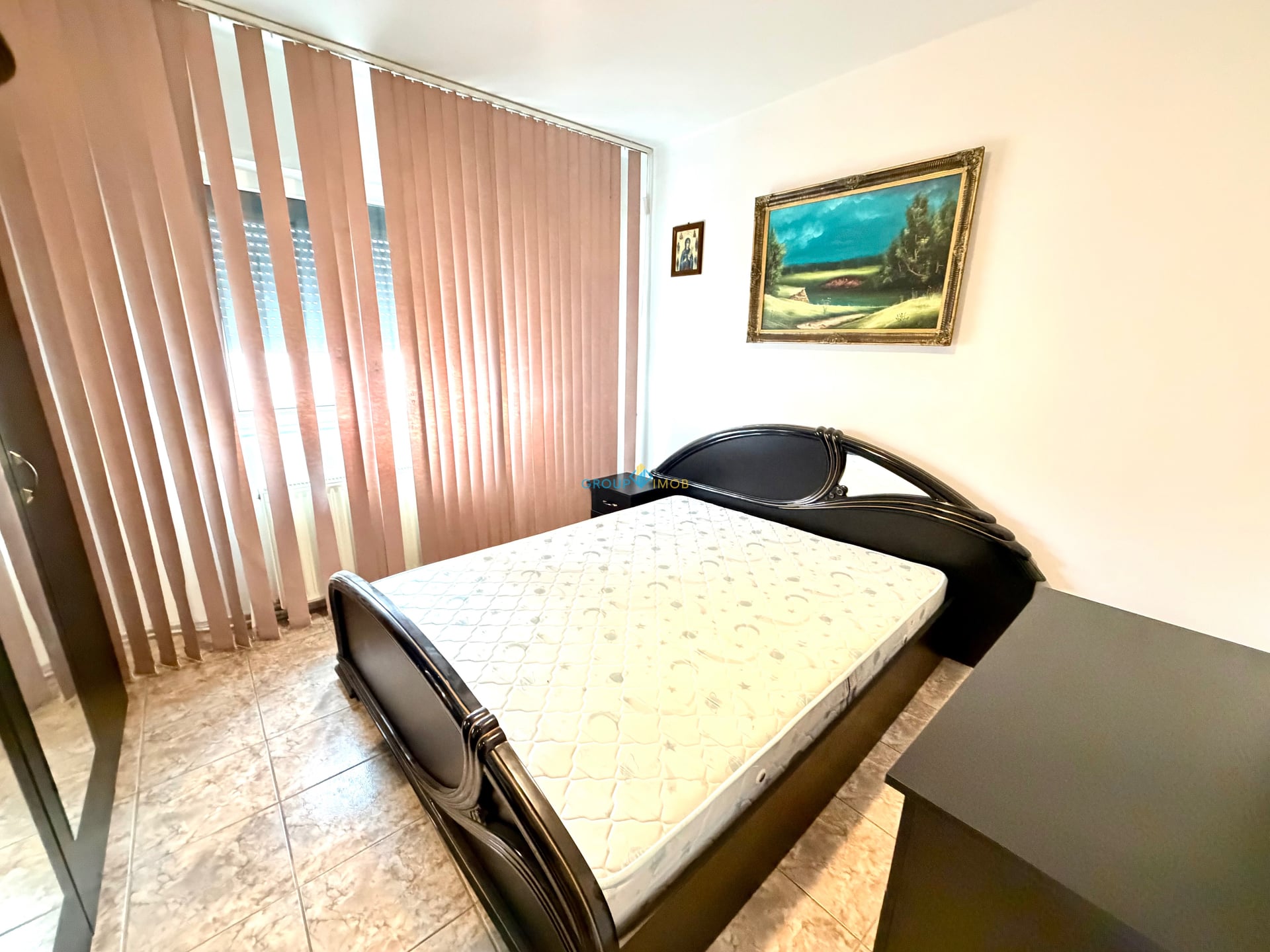 Apartament 3 camere decomandate, et. 4 cu șarpantă, strada Republicii, bloc 1980