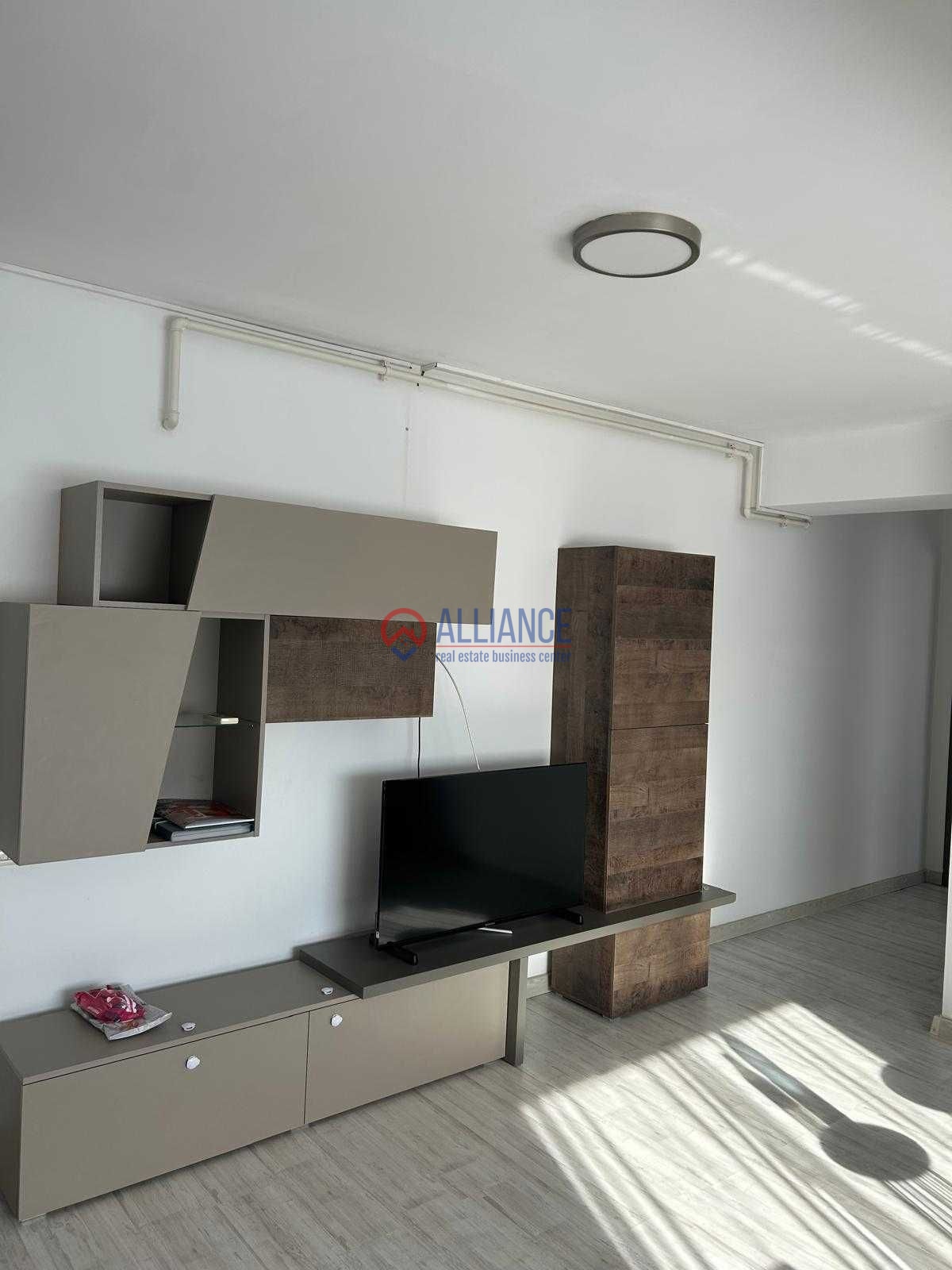 Inchiriez Apartament zona VIVO - Imagine principala