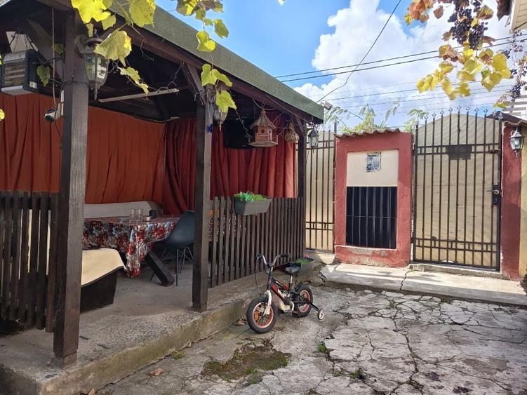 Palas – casă cu 3 camere, curte și foișor - foto 3
