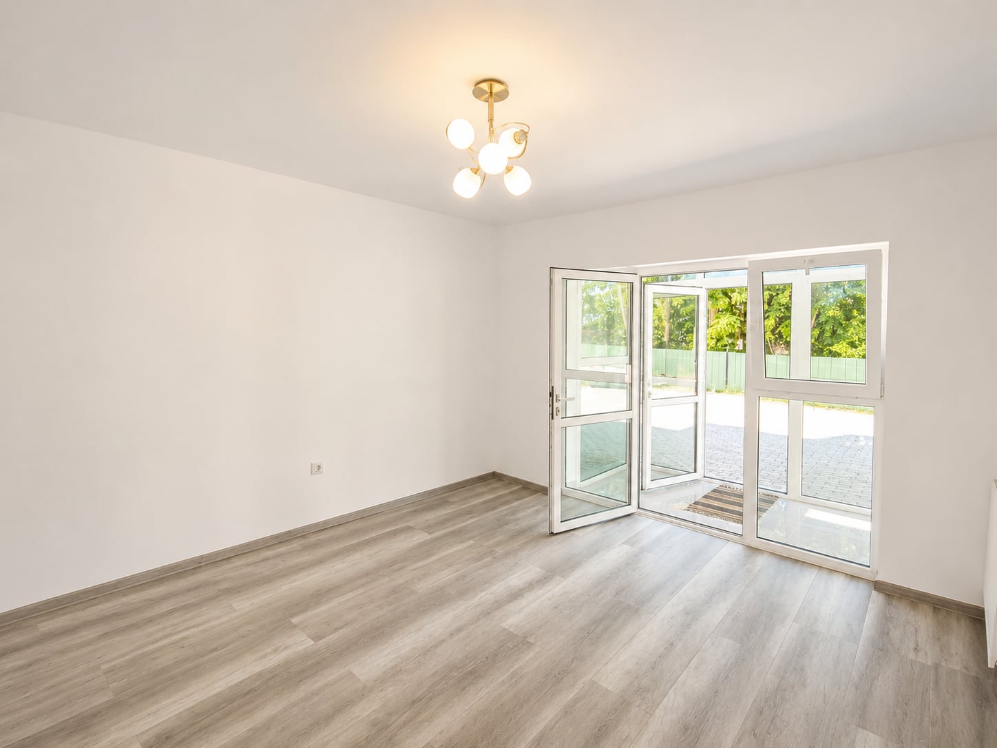 Garsonieră de vânzare, 30 mp, Zona Piața Centrală, curte privată/loc de parcare - foto 7