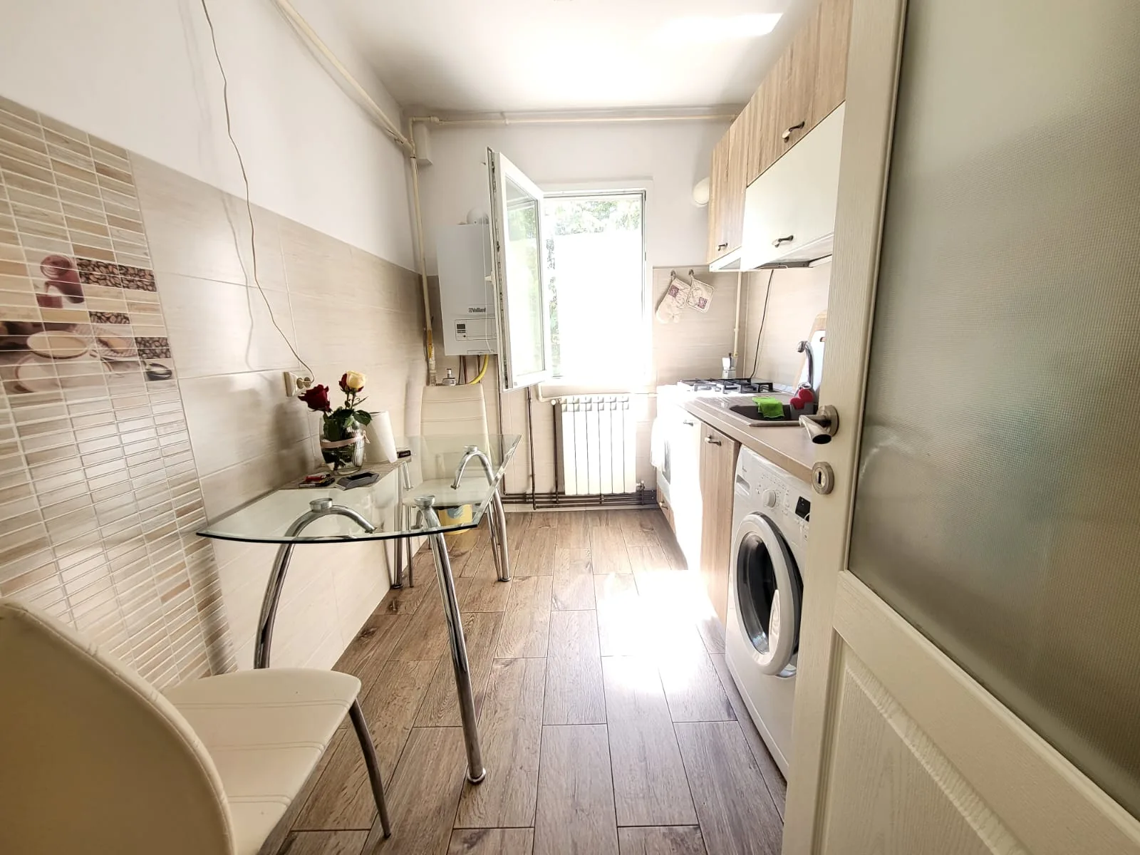 Apartament cu 2 camere, Mobilat la cheie, etaj 3/4 - Aleea Parcului