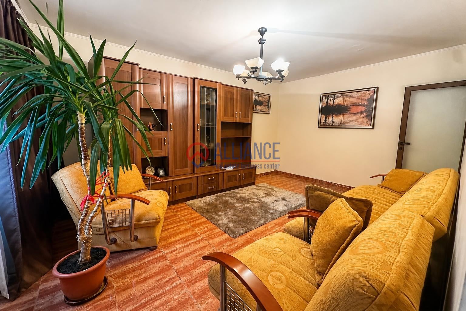 Apartament de vânzare, 3 cam, zona casa de cultură, 75mp - foto 2