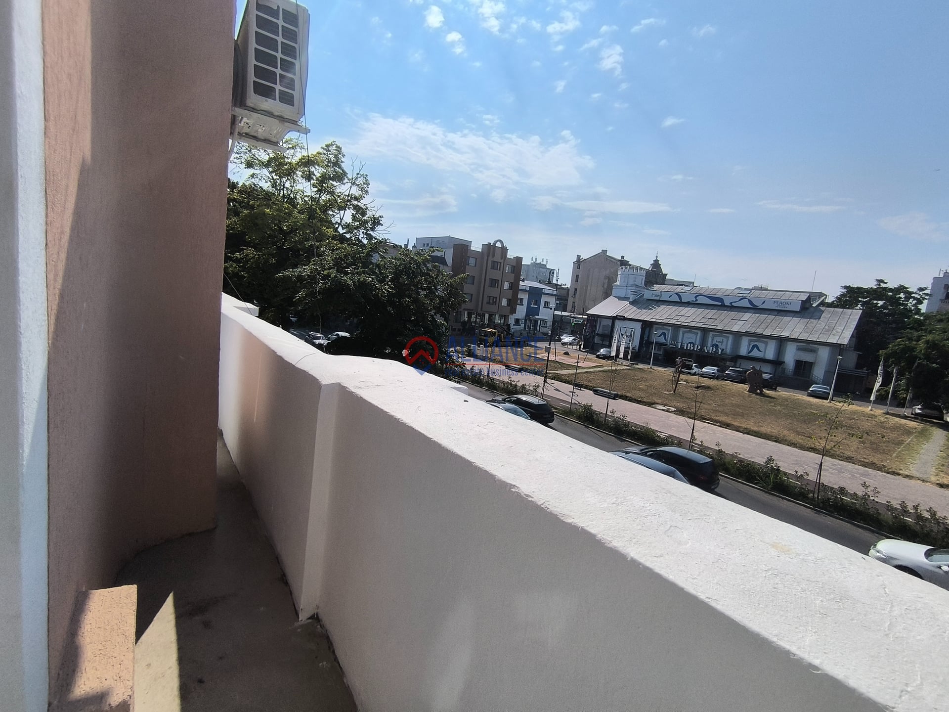 CENTRU HOTEL GRAND- Cladire de birouri emblematica ! - foto 40