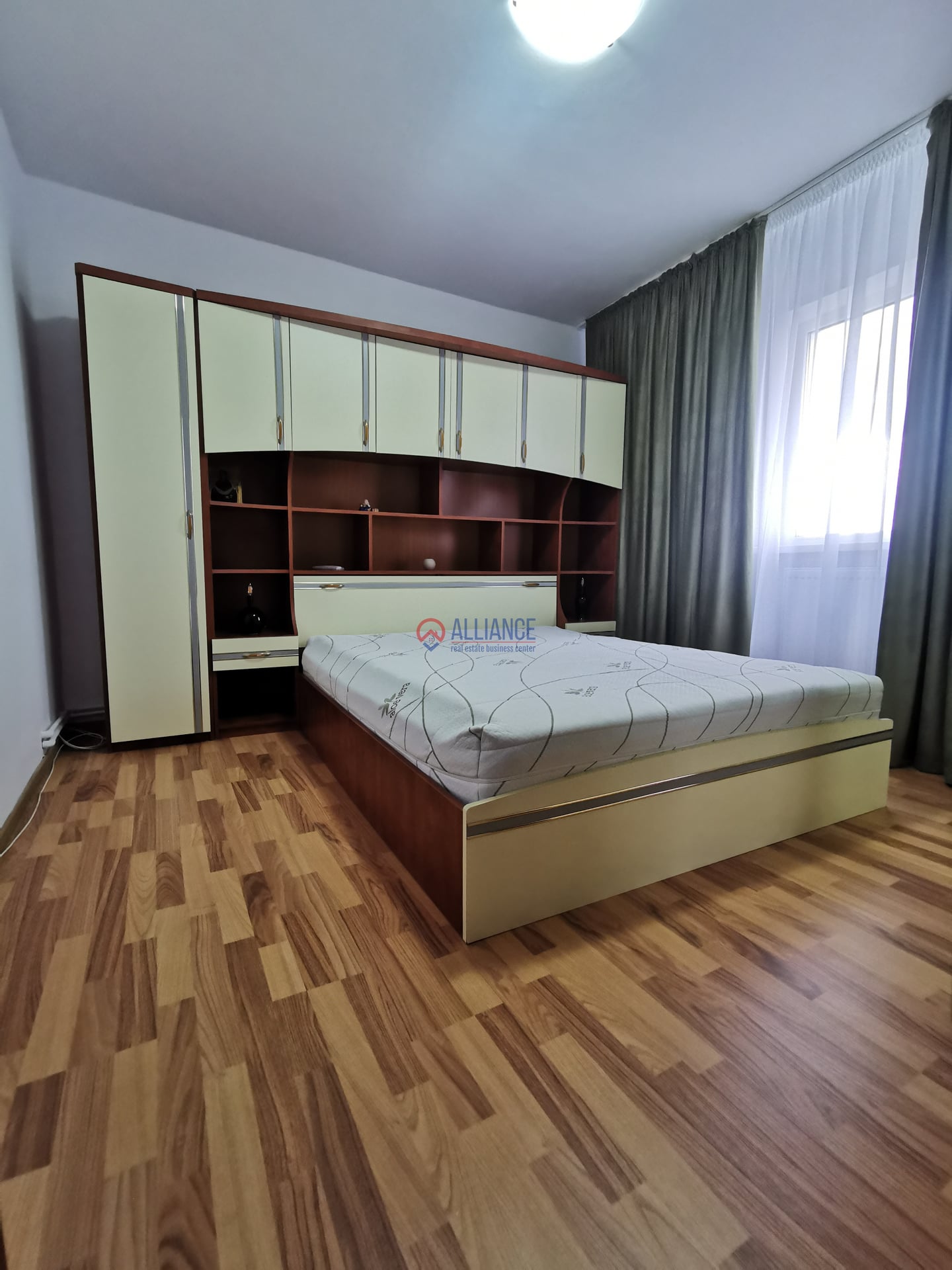 Apartament de închiriat zona Campus complet mobilat modern - foto 3