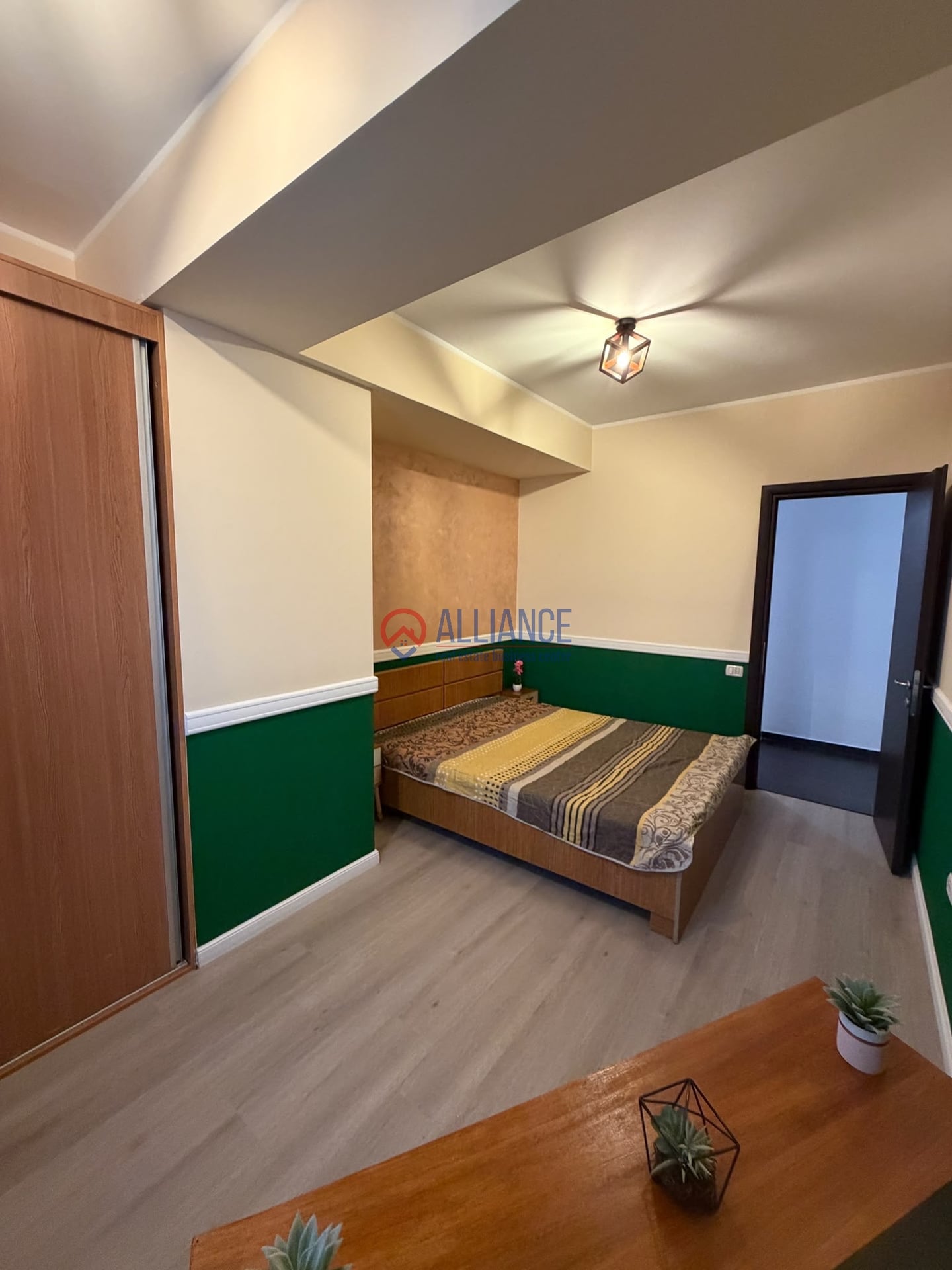 Închiriez apartament 2 cam decomandat 69 mp, I C Brătianu - foto 5