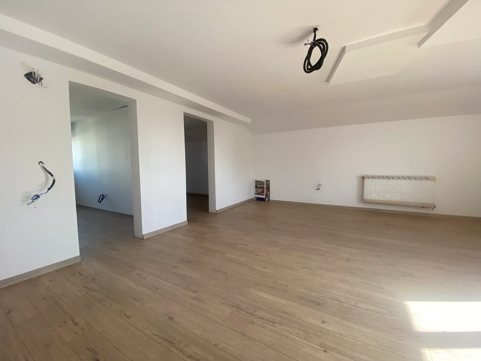 VALU LUI TRAIAN(COD 07) -Casa P+M 5 camere cu teren de 300 mp - foto 15