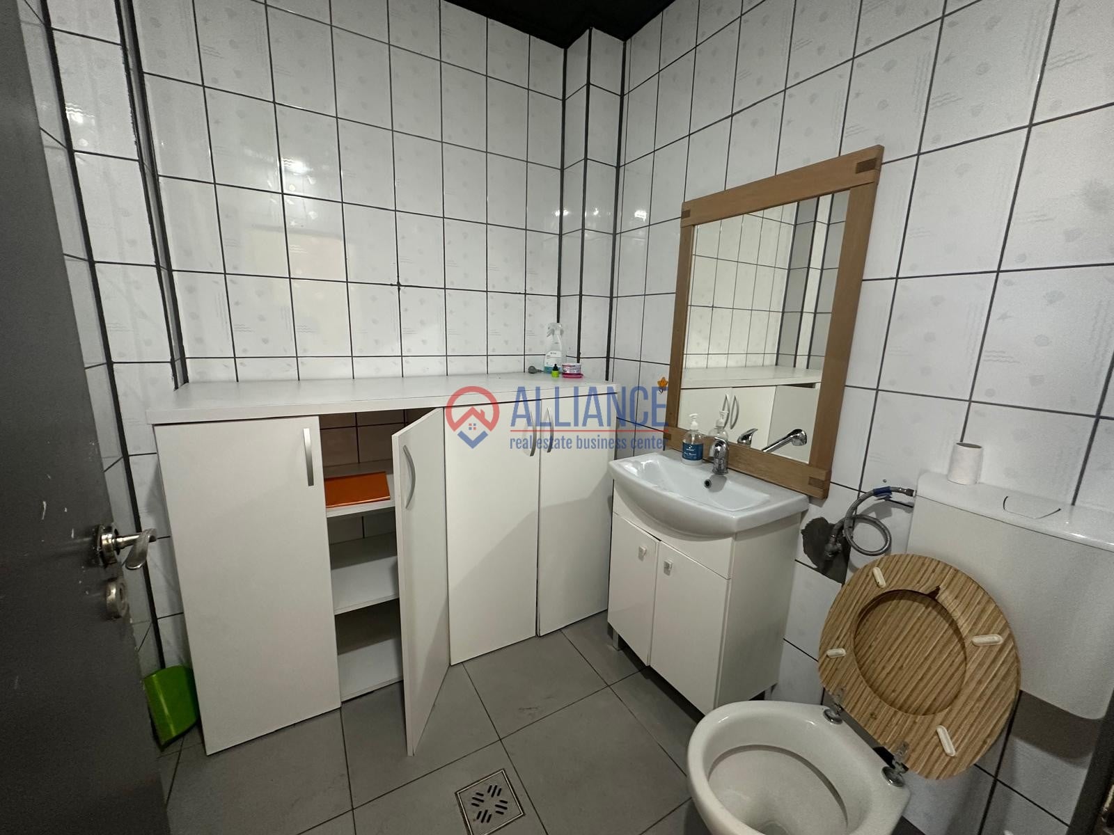 Închiriez spatiu comercial pe Mircea, Stradal, 60 mp - foto 5