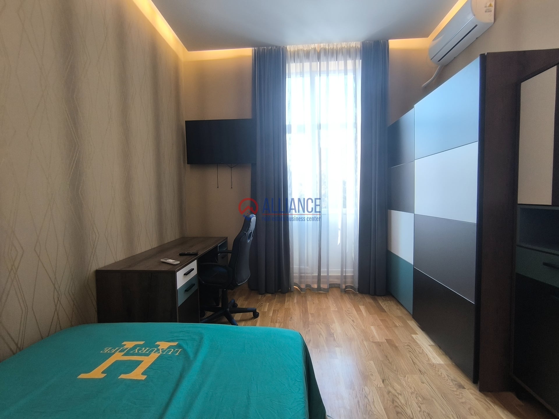CENTRU HOTEL GRAND- Cladire de birouri emblematica ! - foto 32
