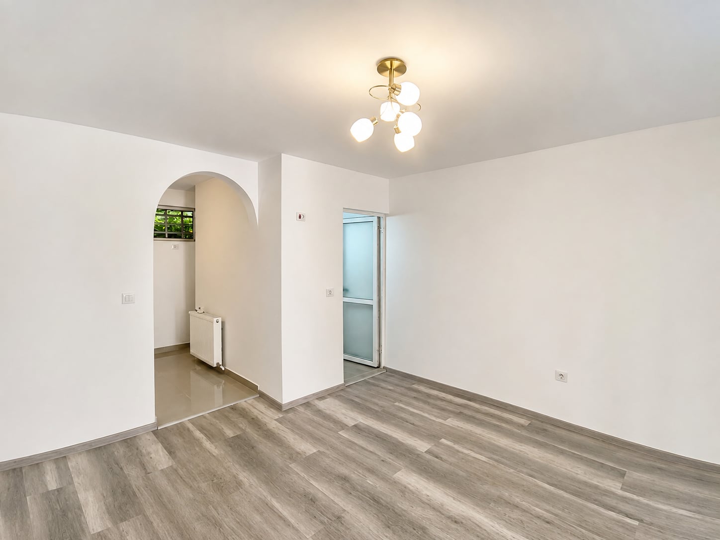 Garsonieră de vânzare, 30 mp, Zona Piața Centrală, curte privată/loc de parcare - foto 6