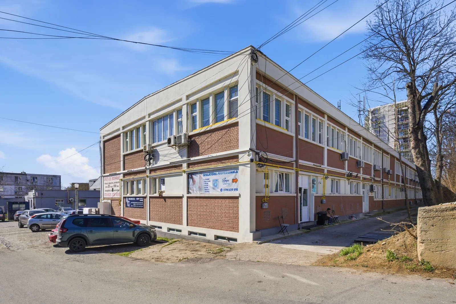 FALEZA NORD cladire multifunctionala 4600 mp cu acces din Bdul Mamaia! - foto 28