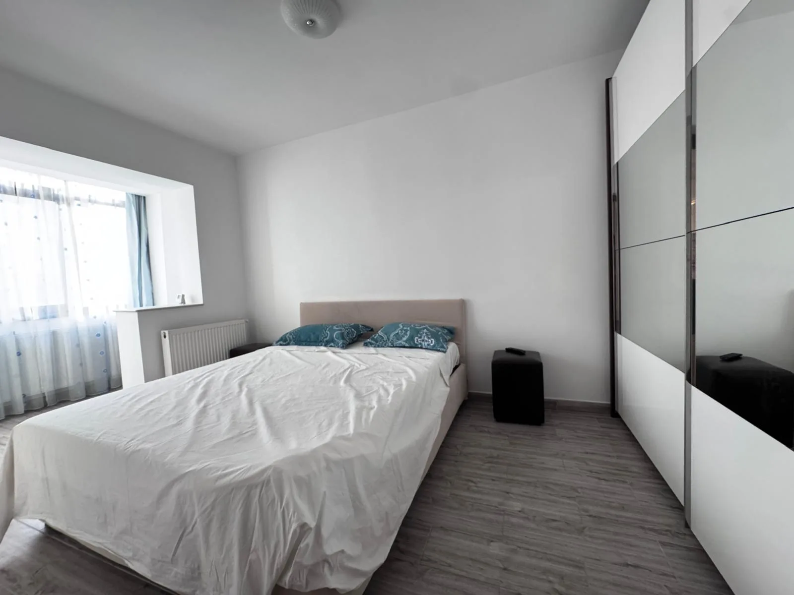 Mioritei LiDL, Apartament 2 cam Decomandat, etaj 1, 2 balcoane, mobila
