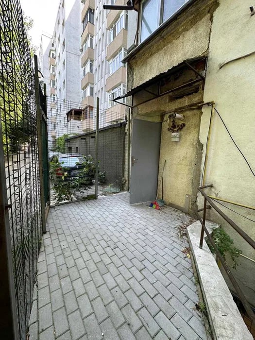 %0 Comision Spatiu la gura de metrou Gara de Nord de inchiriat - foto 7