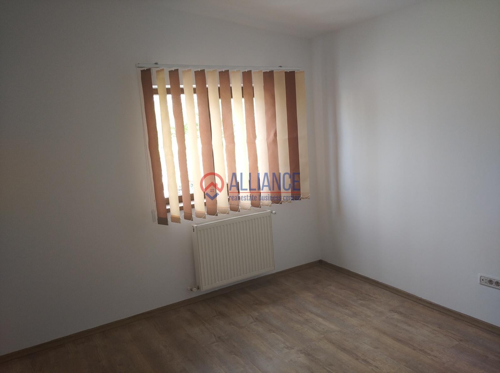 Birou 3 camere, Coiciu, 53.8 mp, renovat 2023 - foto 3