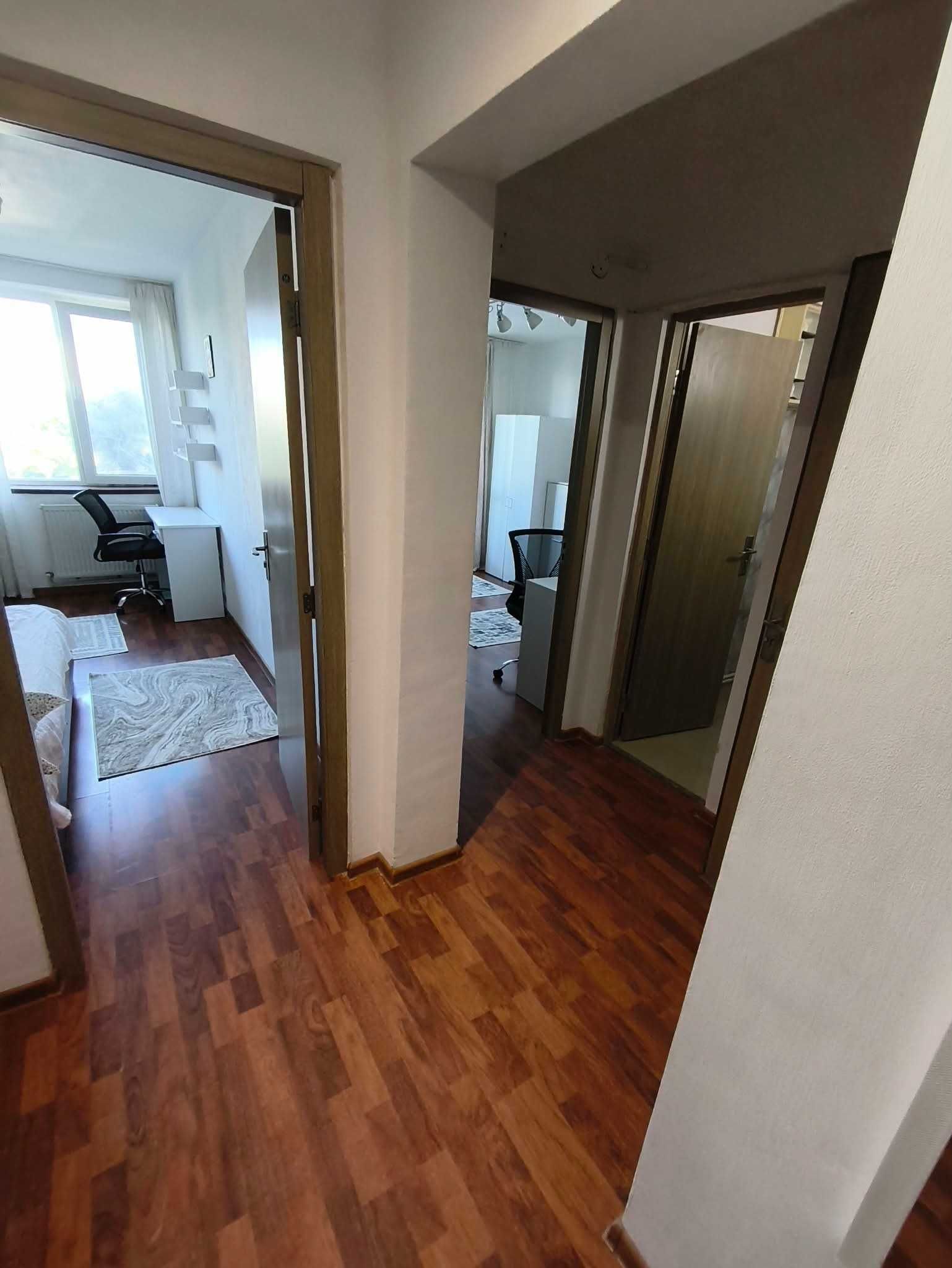 Închiriez apartament/Tomis Nord/380 e - foto 2
