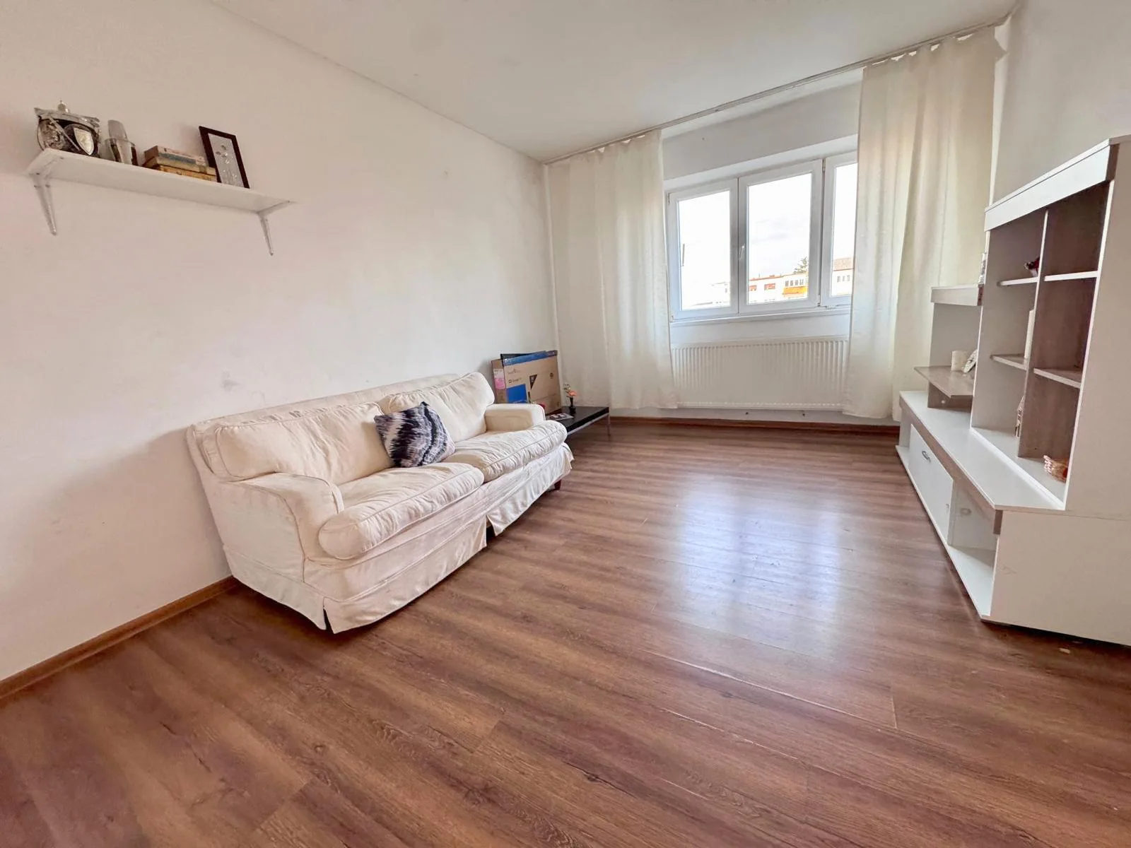 9 MAI - Muzeu, Apartament 2 cam decomandat, etaj 3/4, centrala
