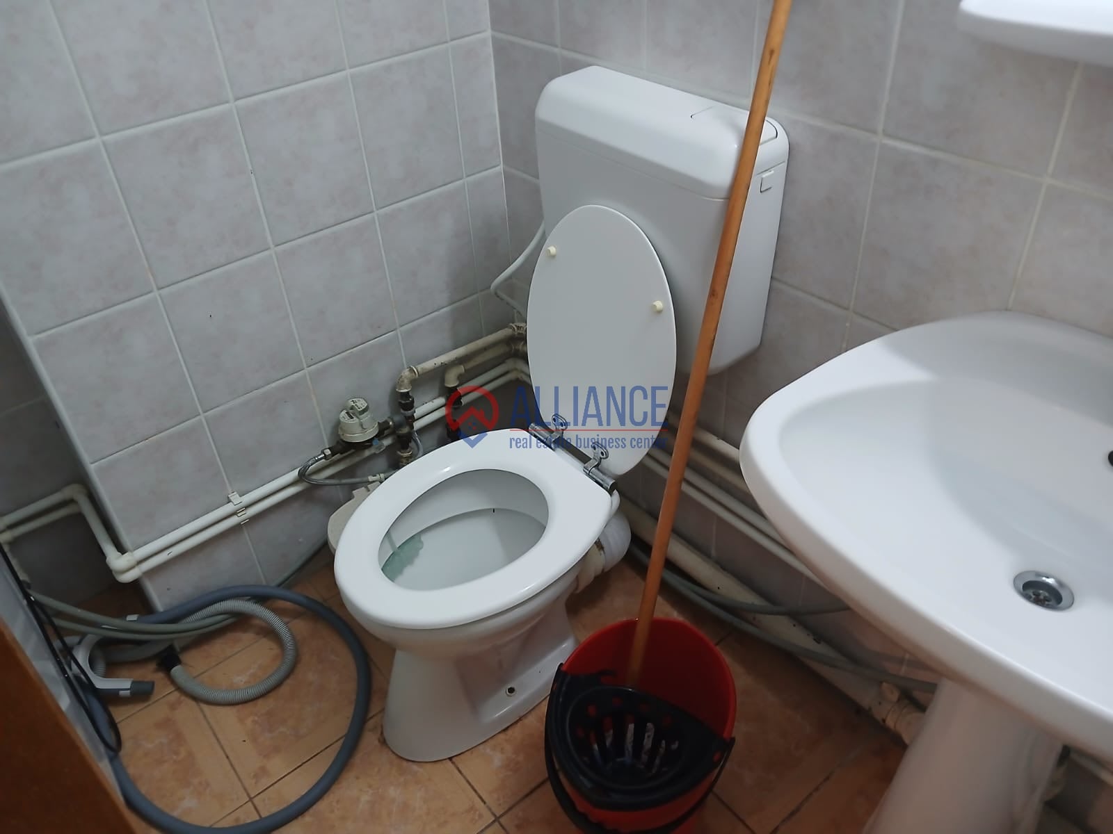 Închiriez apartament  poartă 6 - foto 3