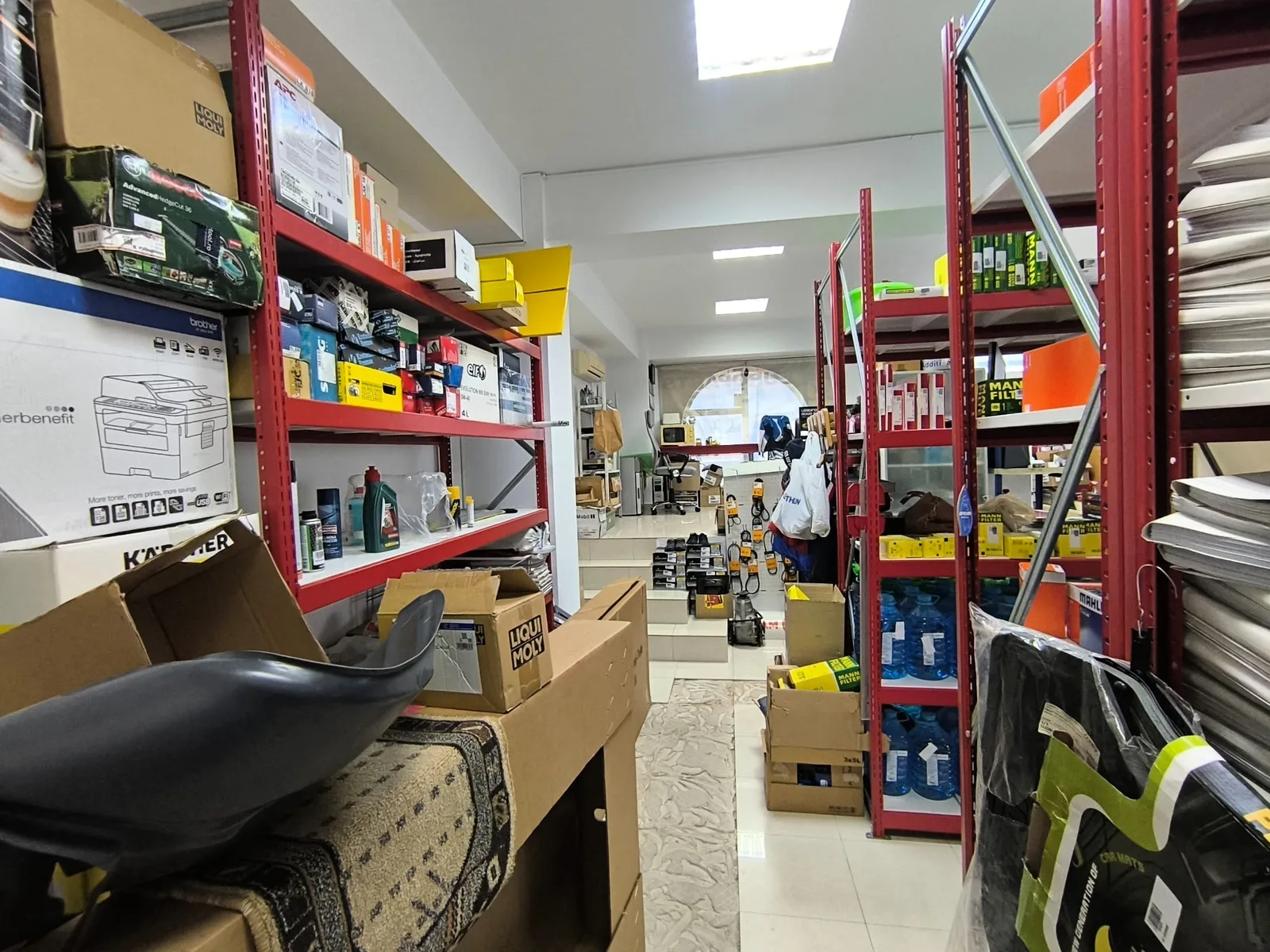 CENTRU ATELIERELOR -Spatiu comercial cu suprafata vitrata mare - foto 16