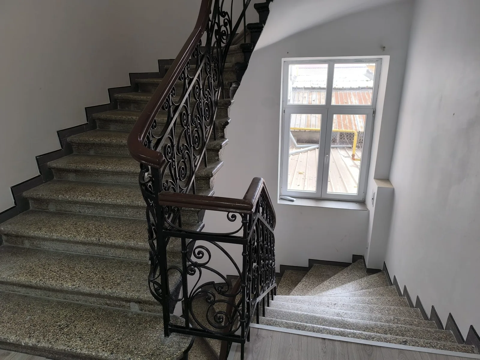CENTRU HOTEL GRAND- Cladire de birouri emblematica ! - foto 17