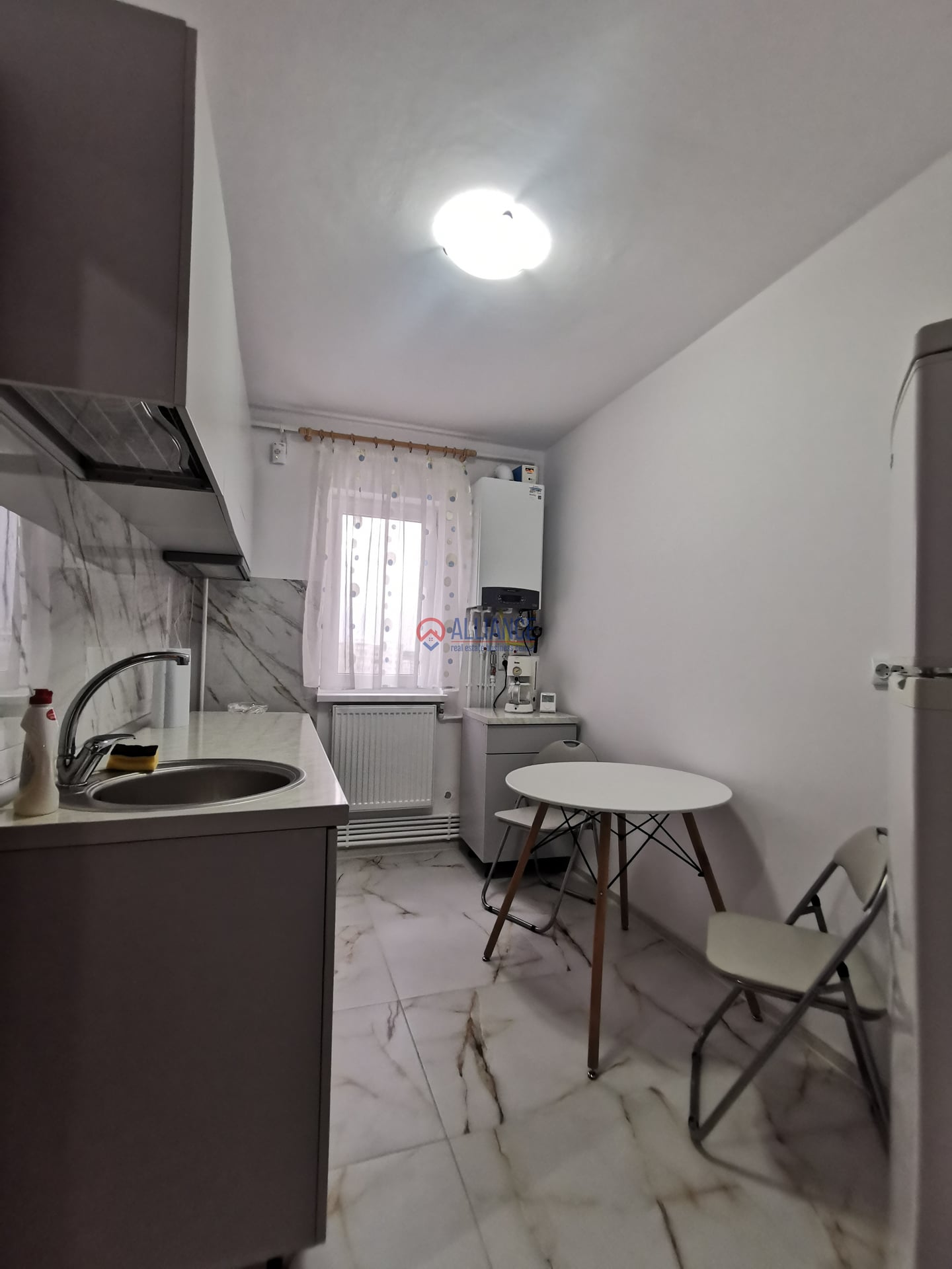 Apartament de închiriat zona Campus complet mobilat modern - foto 7
