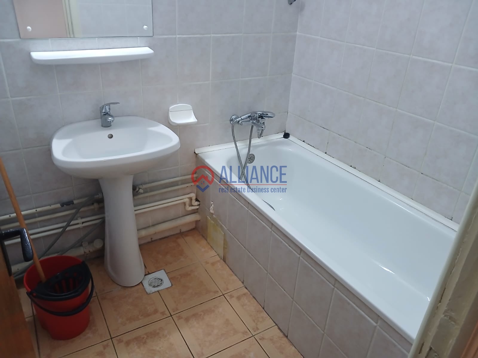 Închiriez apartament  poartă 6 - foto 4